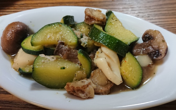 日光旬のレシピ『ズッキーニのアヒージョ』